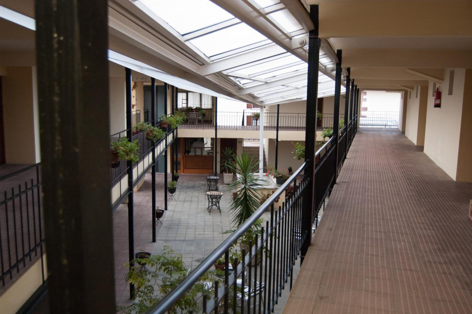 Hotel Urgain Oronoz-Mugaire Exterior foto